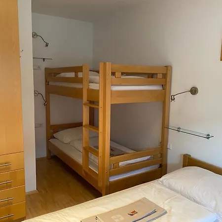 Deluxe Donna Apartment